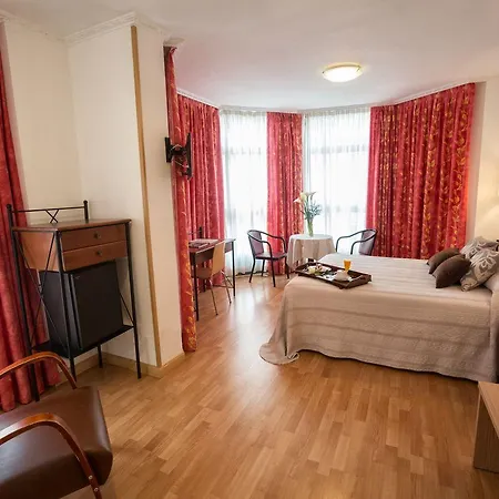 Don Manuel Szálloda Gijón