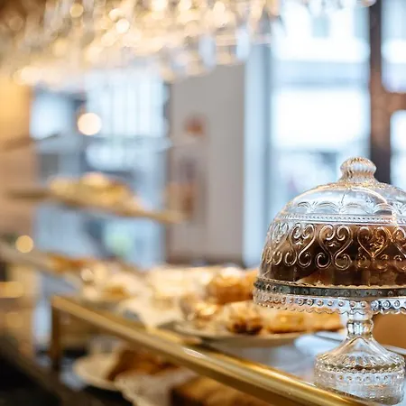 Don Manuel Szálloda Gijón