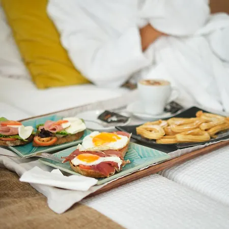 Отель Don Manuel 4*