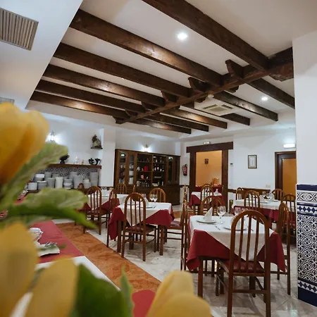 唐曼纽尔酒店 4*