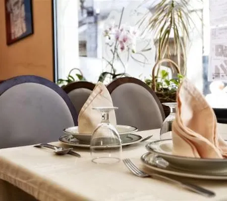 唐曼纽尔酒店 希洪